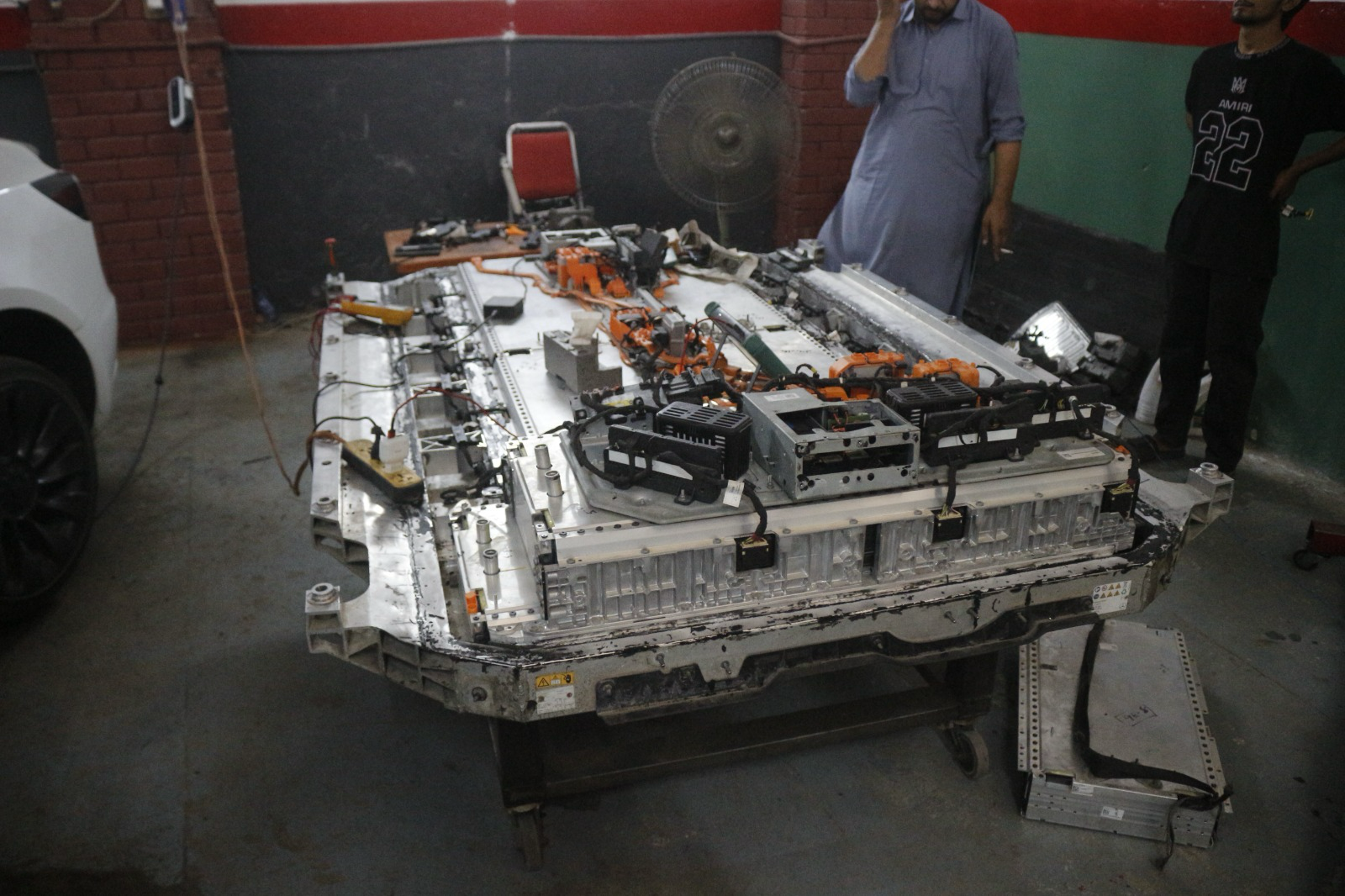 High-voltage battery platform