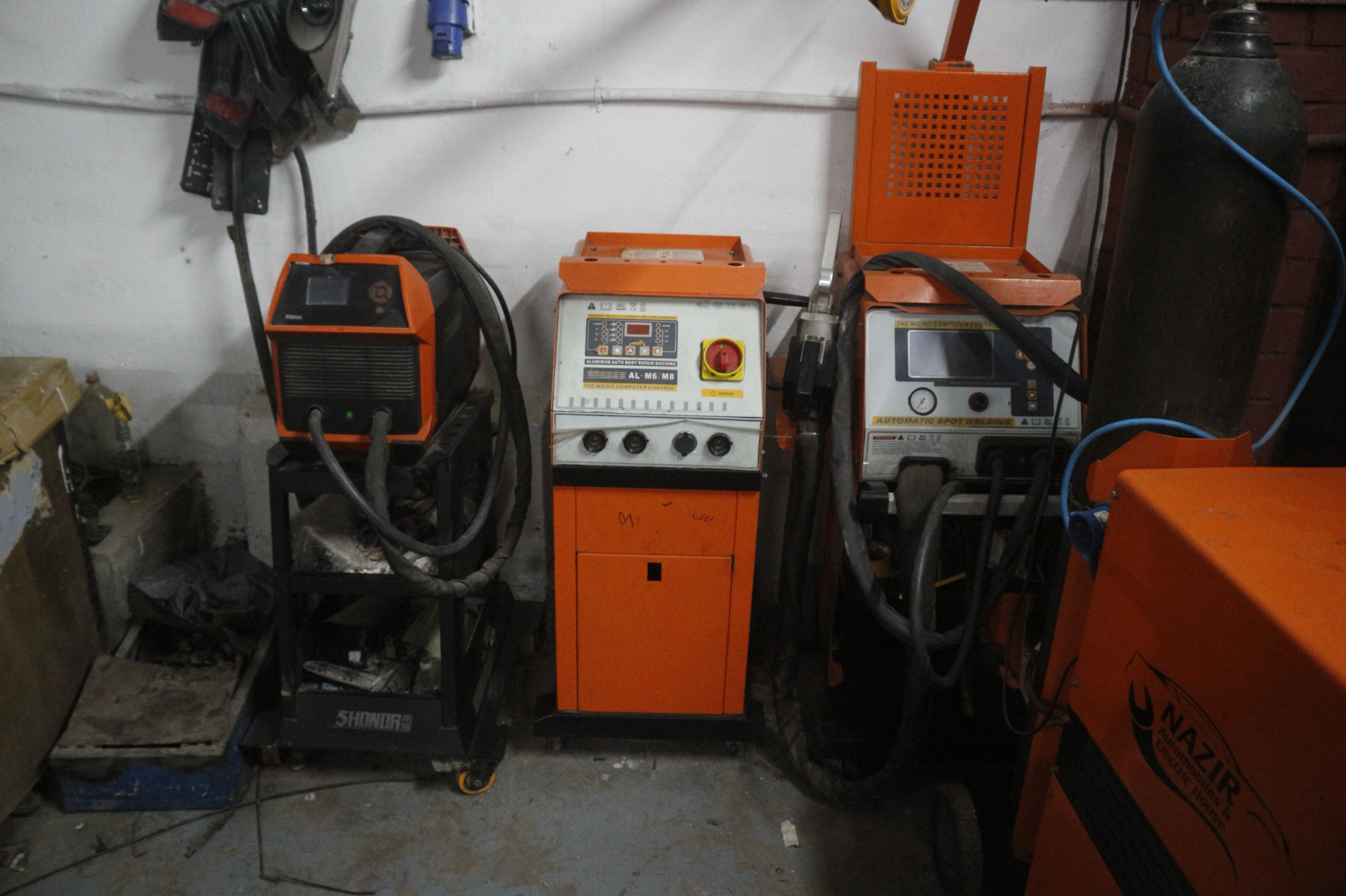 Body repair equipment